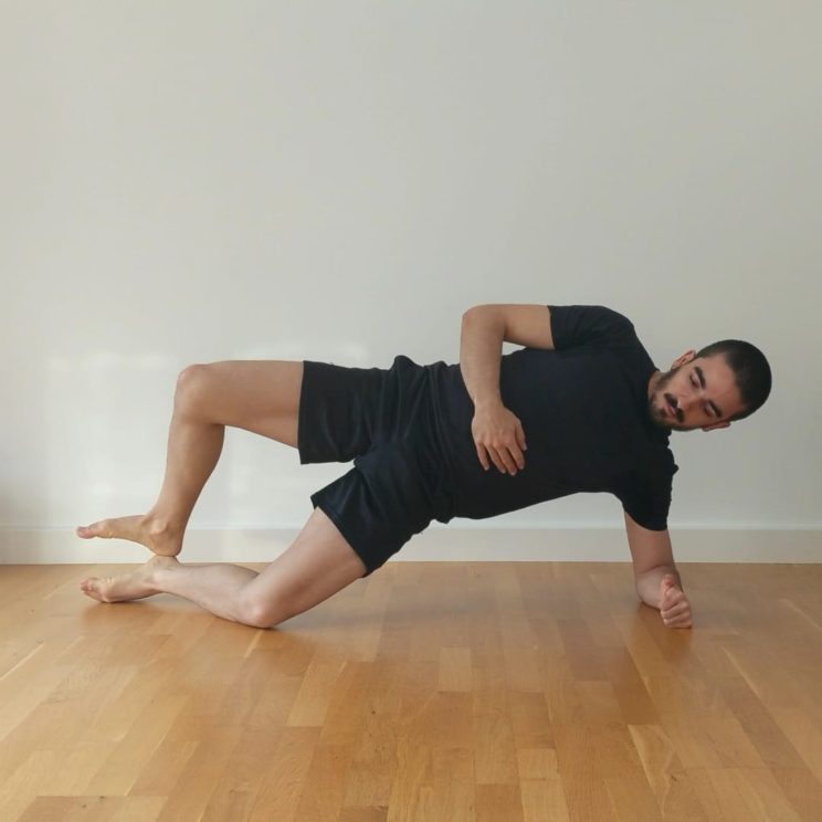 Clamshell Side Plank Raises